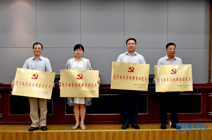 nEO_IMG_QCD_4864.jpg nEO_IMG_QCD_4864.jpg